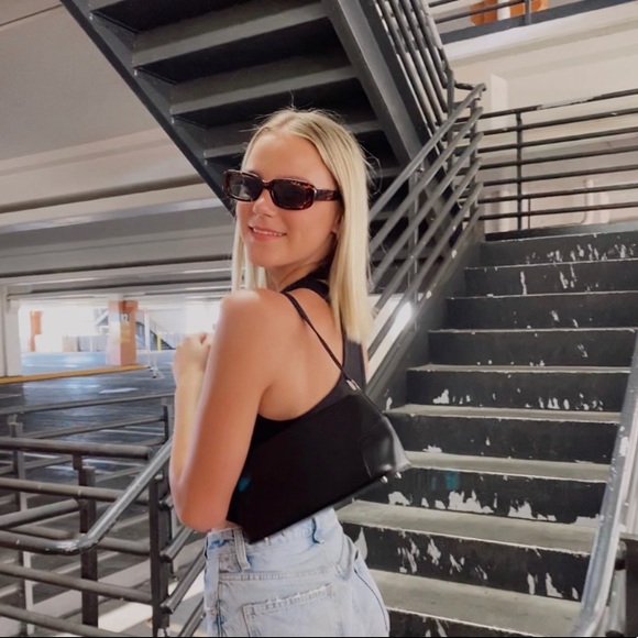 Meet your Posher, Edyn - Picture 1 of 1